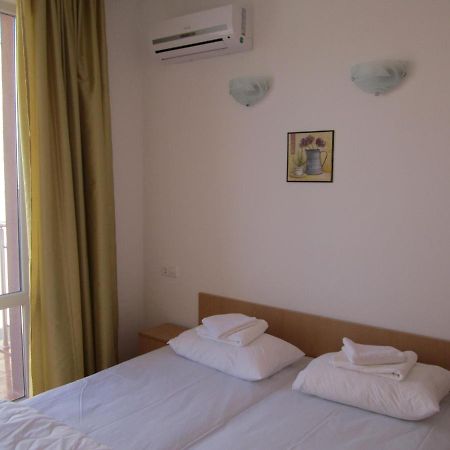 Guest Rooms Venera Primorsko Exteriör bild