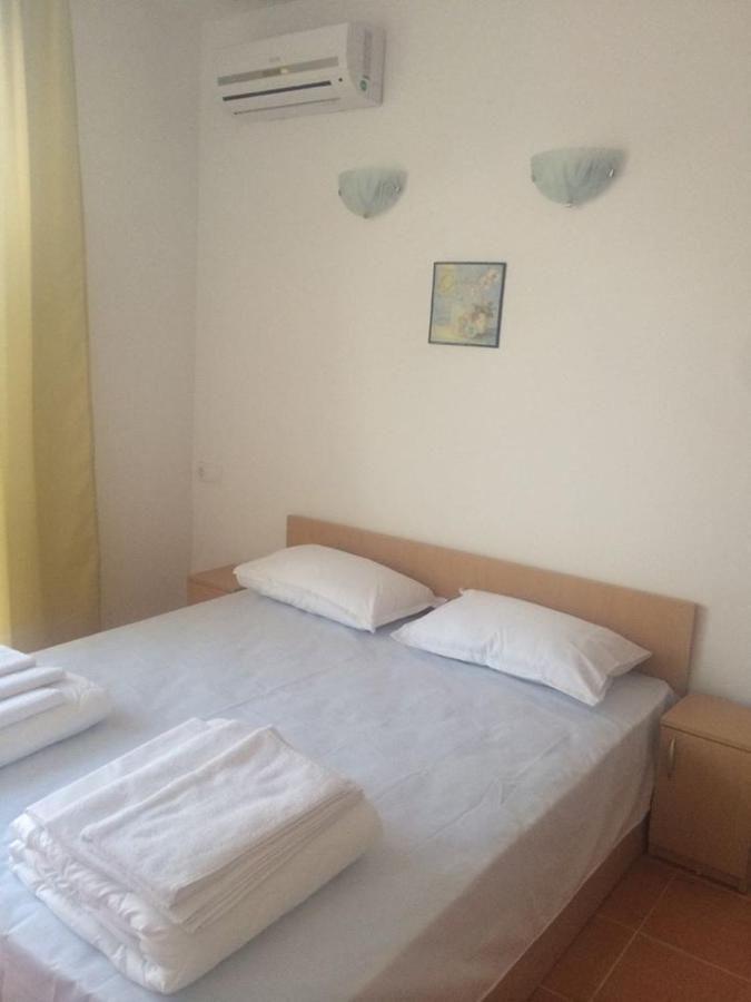 Guest Rooms Venera Primorsko Exteriör bild
